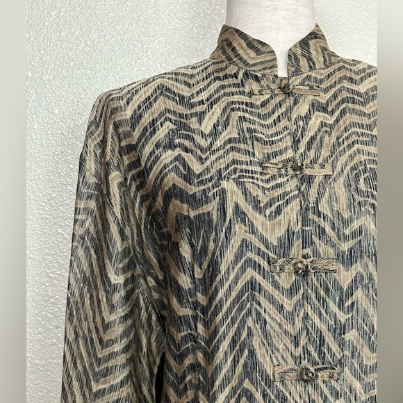 Carter & Teri Abstract Silk Tunic Button Down Blouse Women’s Size L - Picture 6 of 8